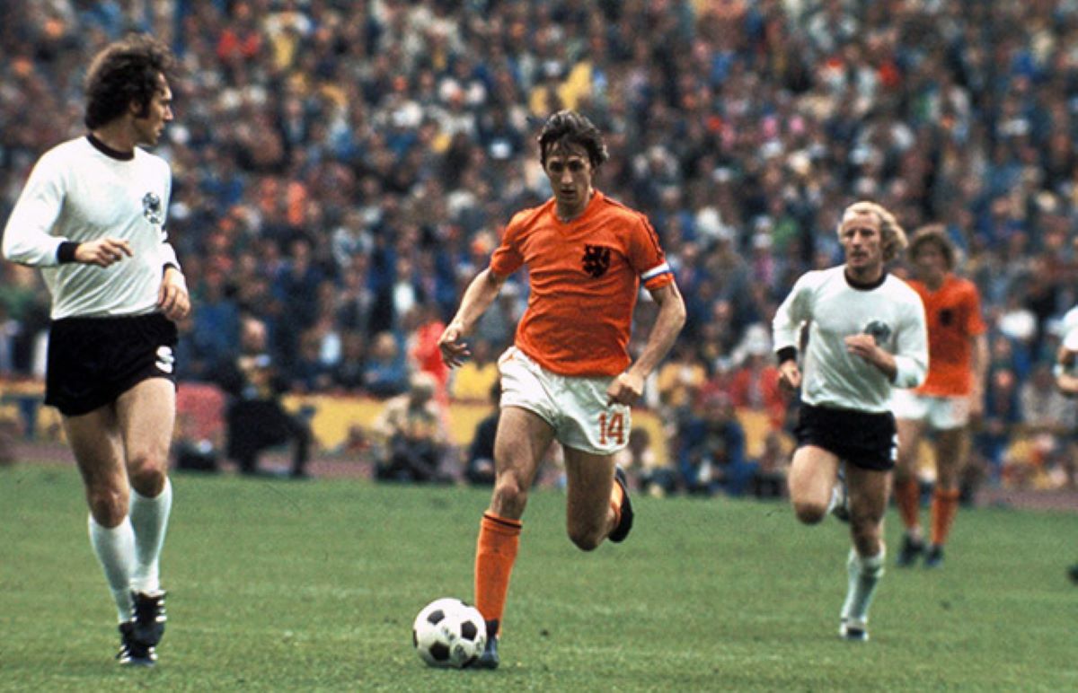 Johan-Cruyff-1974_1.jpg